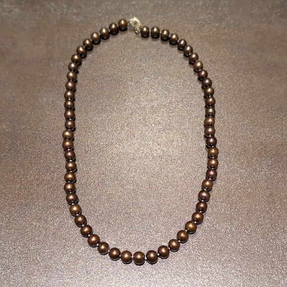 Jewelry - Elegant Brown Pearl Necklace